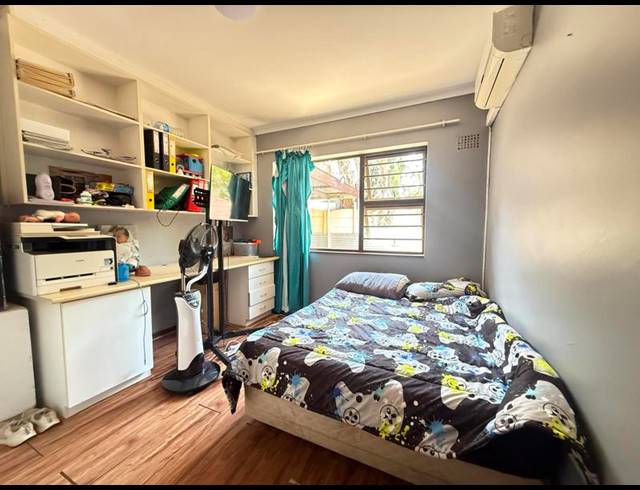 4 BEDROOM HOUSE FOR SALE IN BERGZICHT